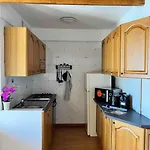 Cozy Penthouse 2 Bedrooms With Wifi - Netflix - Private Parking Daire *