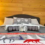 Cozy Penthouse 2 Bedrooms With Wifi - Netflix - Private Parking Daire *