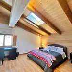 Cozy Penthouse 2 Bedrooms With Wifi - Netflix - Private Parking Daire *