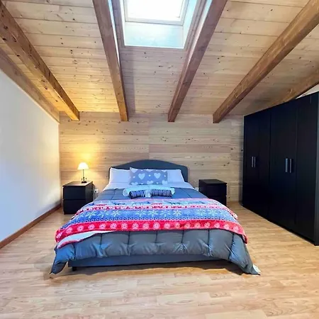 Cozy Penthouse 2 Bedrooms With Wifi - Netflix - Private Parking Apartment